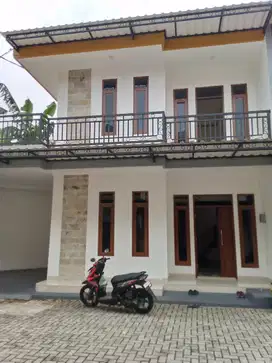 Rumah hook cantik di cluster Pratama residence samping Metro permata