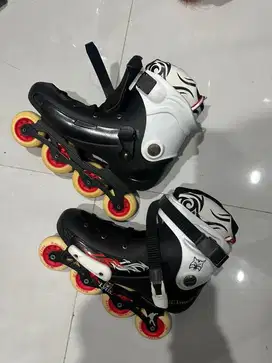 Sepatu roda merk LYNX