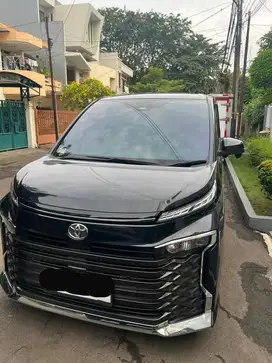 Toyota Voxy 2022