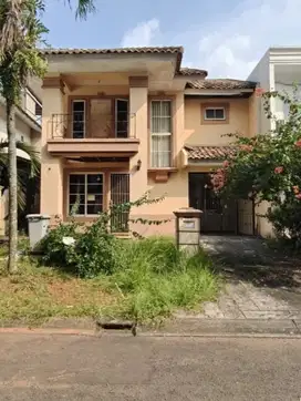 Jual Sangat Murah Rumah Taman Beverly Golf 2 Lantai, Lippo Karawaci