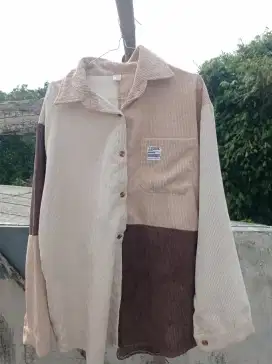 Kemeja Korduroi Retro