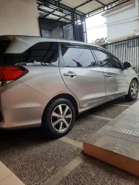 Mobilio E CVT Prestige 2016