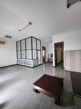 Rumah 2 Lantai Siap Huni Wisma Permai Dekat Galaxy Mall, Dharmahusada