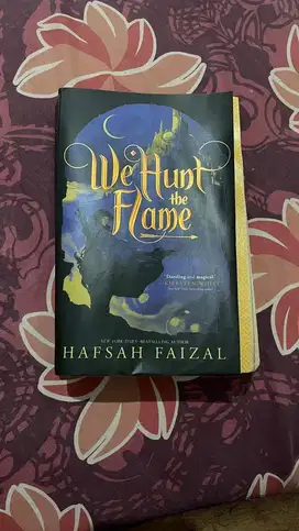 We Hunt the Flame - Novel english ori
