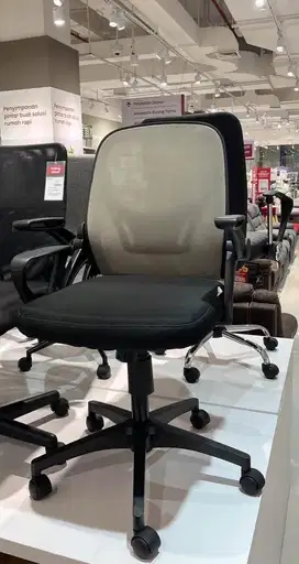 Kursi kerja premium