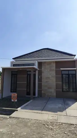 Rumah Keluarga Idaman 2Kamar Tidur, Taman, dan Ruang Keluarga