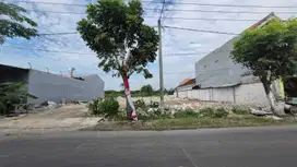 Tanah Nol Jalan Raya Made