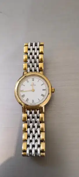 Dijual jam tangan wanita merk Omega ori mati