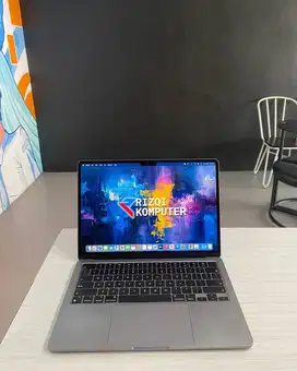 Macbook Air M2 2022  Apple M2 8 Core Ram 8GB SSD 512GB