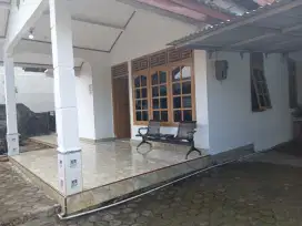 Disewakan Rumah Tinggal  (Nego Tipis)