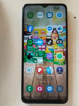 Di jual Samsung M 12 dari baru Normal.