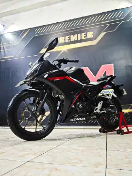 Cbr 150 facelift 2020 black mate km. 2rb mulus. Anugerah motor rungkut