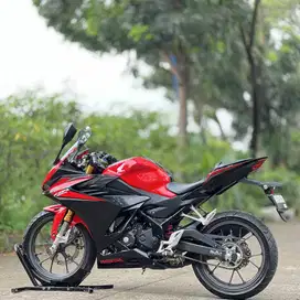 HONDA NEW CBR 150R 2023 MERAH HITAM KM 4K PAJAK PANJANG SIAP NGEBUT