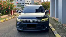 Volkswagen VW Tiguan Allspace 1.4 TSI AT Hitam 2020 Low KM 20Rb Antik