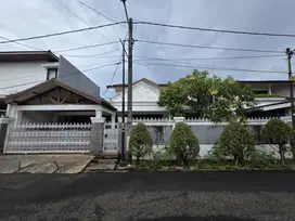 Rumah Bagus Tosiga Kebon Jeruk, Jakarta Barat, Dekat dari RS Siloam