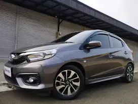 Like New TDP 8JT Honda Brio Satya 1.2 E Bensin-AT 2022 Abu-Abu