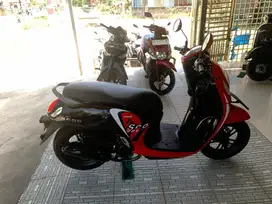 Di jual honda scoopy tahun 2022