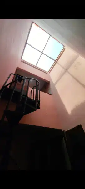 Tangga Putar Kondisi Bagus