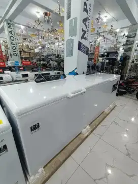 Frezeer Box AQUA 1200liter DP 0 Bisa Cicilan syarat KTP aja!!