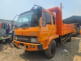 Mitsubishi fuso 220ps engkel 4x2 super long tahun 2012 bok 7.8 m ASLI
