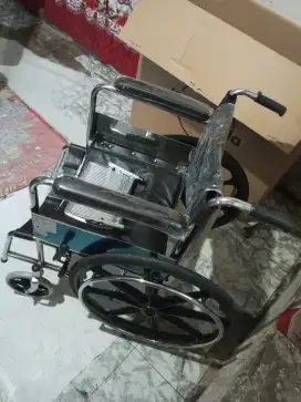 Kursi roda masih mulus kardus