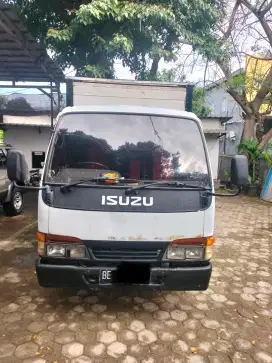 ISUZU ELF ENGKEL BOX 2005