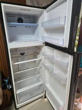 Dijual Kulkas 2 Pintu Bekas  Merek Samsung Twin Cooling Plus