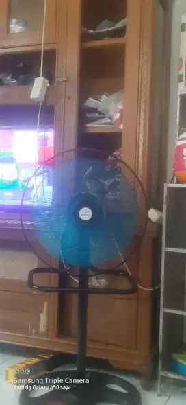 Tv digital dan kipas 18
