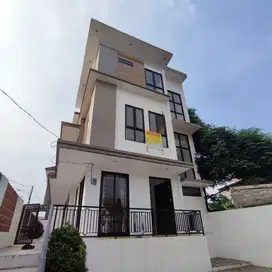 Rumah Mewah Meruya Kembangan Jakbar nego Strategis