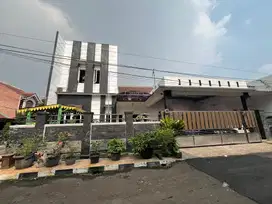 Rumah Hoek SHM bebas banjir Kota Bekasi dekat summarecon