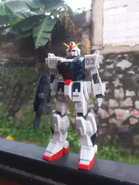 Bandai gundam model kit skala HG