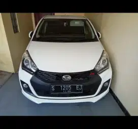 Daihatsu Sirion 2015