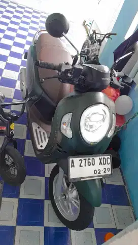 Scoopy Prestige Keyless Tahun 2024 HIJAU