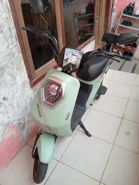 sepeda listrik uwinfly m60 kesayangaann