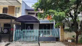 DISEWAKAN RUMAH 2 LT DI PELEPAH ASRI, KELAPA GADING LT.6x17m2