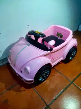 Mainan mobil aki