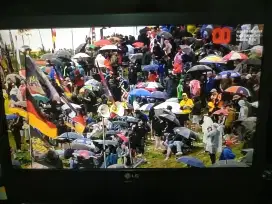 TV LED merk LG 22 inci dan STB