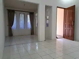 Disewakan Rumah di Kebayoran lama dekat Permata Hijau
