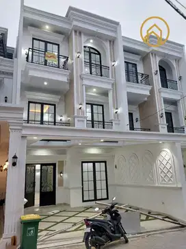 Rumah baru mewah 3 lantai selangkah ke tol