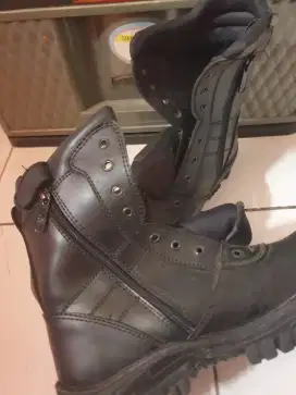 Sepatu PDL Satpam