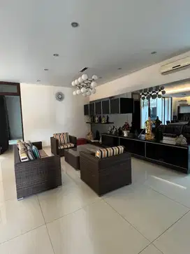 Rumah Mewah 2,5 Lantai 690m² – 5 Kamar, 7 KM, SHM, VPG Kelapa Gading