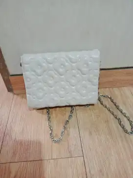 Dijual tas cewe putih