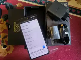 Asus ROG PHONE 8 12/256 FULLSET garansi aktif agustus 2026