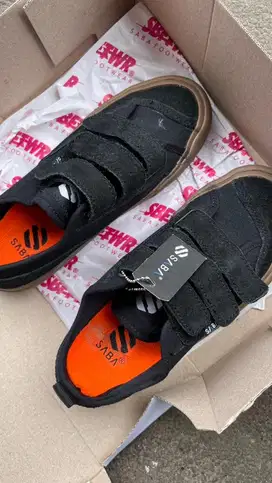 Sepatu saba footwear