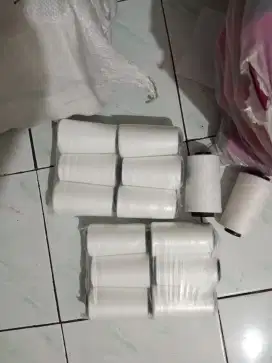 Benang jahit putih natural