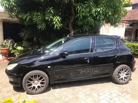 MOBIL PEUGEOT 206