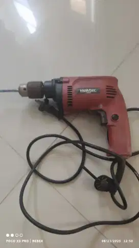 Bor listrik Maktec Makita Mt 811 13mm bekas jalan normal.