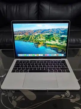 MacBook Pro 2020 13 inch Intel Core i5 RAM 16 GB SSD 256 GB