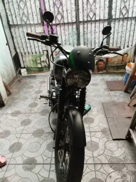 Kawasaki W175 Cafe Racer