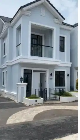 Disewakan rumah 3 lantai